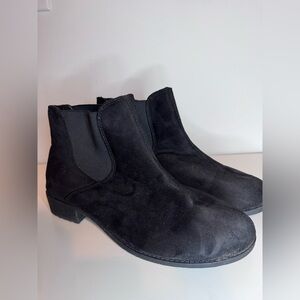 Red Wing, Suede Chelsea black boots, like new